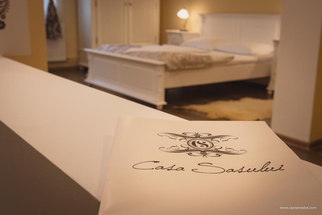 ホテル Casa Sasului バズナ 部屋 写真